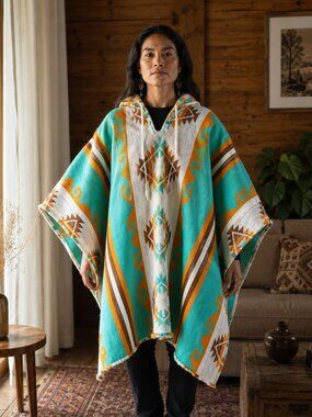 Handwoven Unisex 100% Wool Poncho Pullover Coat